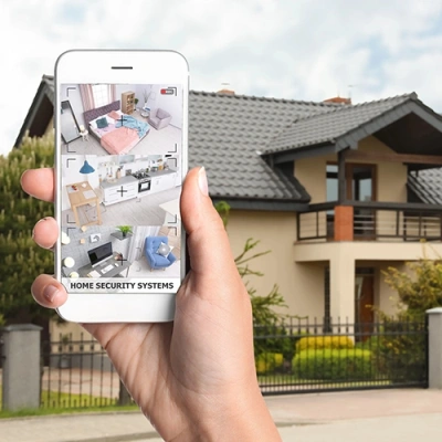 Santa Fe vivint phone display of cctv live feed in front of a house